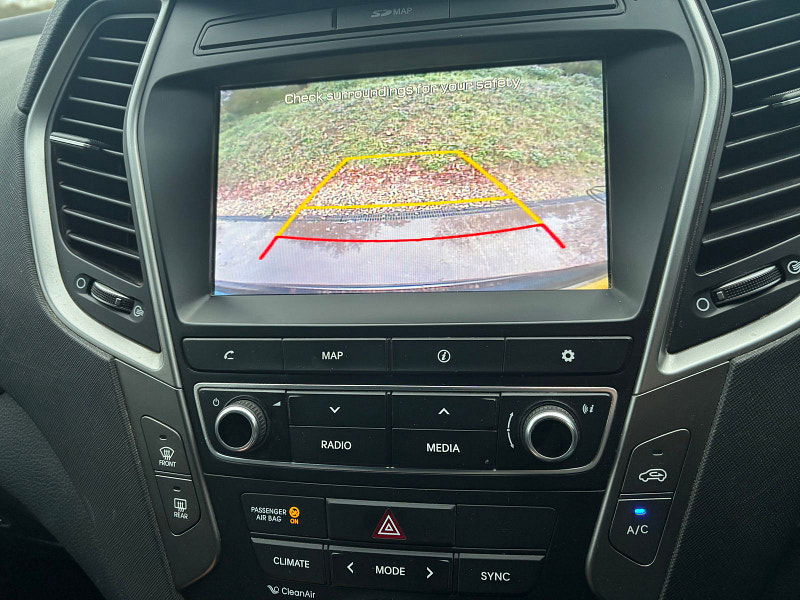 Hyundai Santa Fe 2.2 CRDi Blue Drive Premium SUV 5dr Diesel Manual 4WD Euro 6 (s/s) (200 ps) 5dr Manual 2025