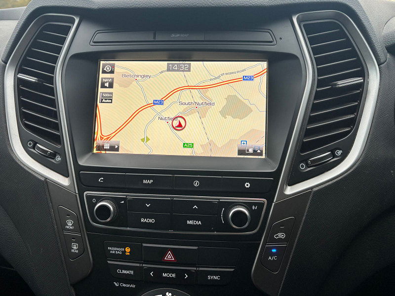 Hyundai Santa Fe 2.2 CRDi Blue Drive Premium SUV 5dr Diesel Manual 4WD Euro 6 (s/s) (200 ps) 5dr Manual 2025