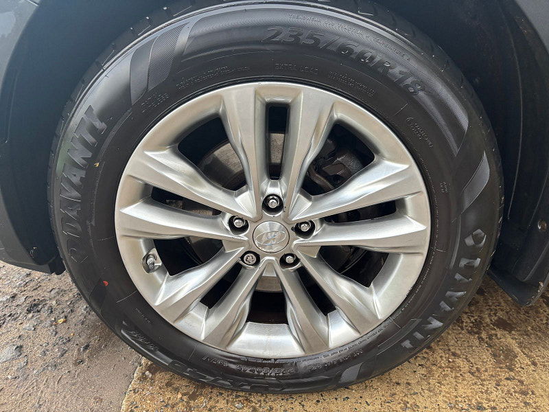 Hyundai Santa Fe 2.2 CRDi Blue Drive Premium SUV 5dr Diesel Manual 4WD Euro 6 (s/s) (200 ps) 5dr Manual 2025