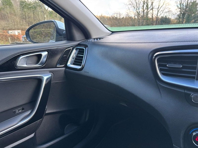 Kia Ceed 1.4 T-GDi 3 Hatchback 5dr Petrol DCT Euro 6 (s/s) (138 bhp) 5dr Automatic 2025