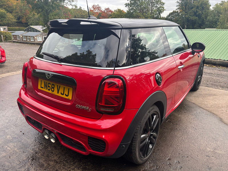 MINI Hatch 2.0 Cooper S Hatchback 3dr Petrol Steptronic Euro 6 (s/s) (192 ps) 3dr Automatic 2025