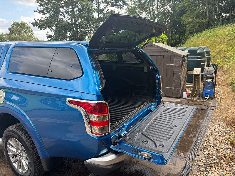 Mitsubishi L200 2.4 DI-D DC Barbarian Pickup Double Cab 4dr Diesel Auto 4WD Euro 6 (178 ps) 4dr Automatic 2025