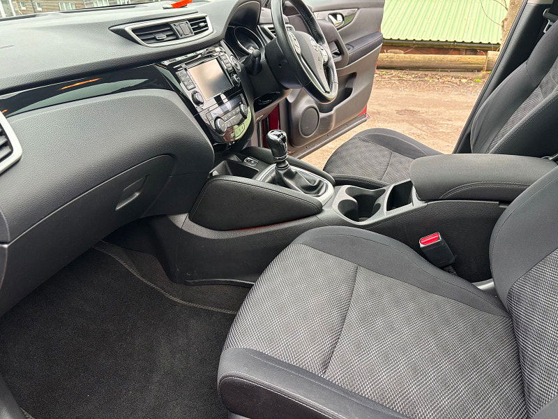 Nissan Qashqai 1.2 DIG-T N-Connecta SUV 5dr Petrol Manual 2WD Euro 6 (s/s) (115 ps) 5dr Manual 2026