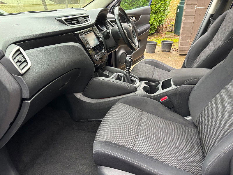 Nissan Qashqai 1.2 DIG-T N-Connecta SUV 5dr Petrol Manual 2WD Euro 6 (s/s) (115 ps) 5dr Manual 2025