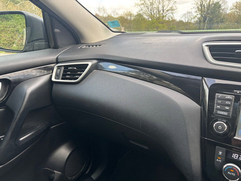 Nissan Qashqai 1.2 DIG-T Tekna SUV 5dr Petrol Manual 2WD Euro 5 (s/s) (115 ps) 5dr Manual 2026