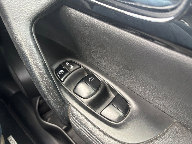 Nissan Qashqai 1.2 DIG-T Tekna SUV 5dr Petrol Manual 2WD Euro 5 (s/s) (115 ps) 5dr Manual 2026