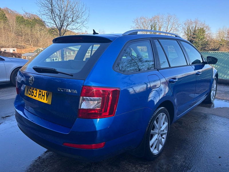 Skoda Octavia 1.6 TDI Elegance Estate 5dr Diesel DSG Euro 5 (s/s) (105 ps) 5dr Automatic 2025