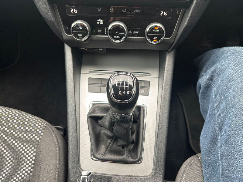 Skoda Octavia 2.0 TDI SE Technology Hatchback 5dr Diesel Manual Euro 6 (s/s) (150 ps) 5dr Manual 2026