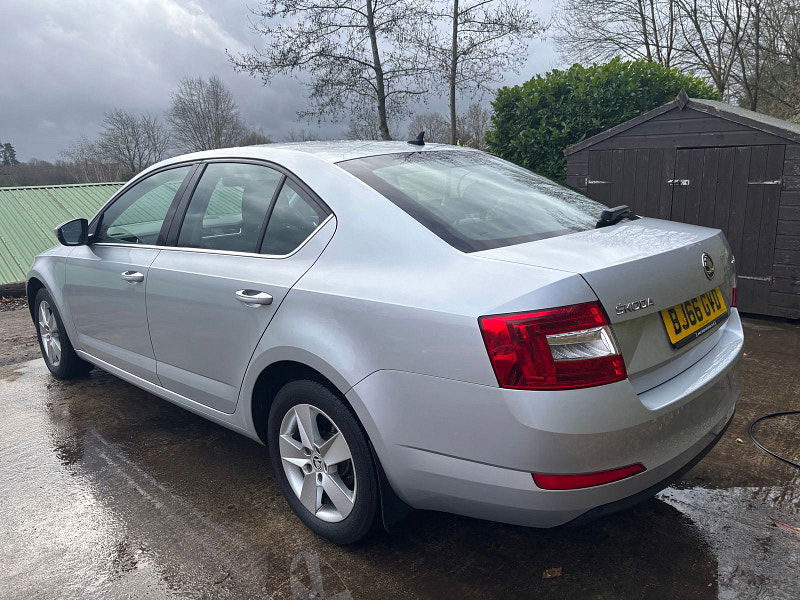 Skoda Octavia 2.0 TDI SE Technology Hatchback 5dr Diesel Manual Euro 6 (s/s) (150 ps) 5dr Manual 2026