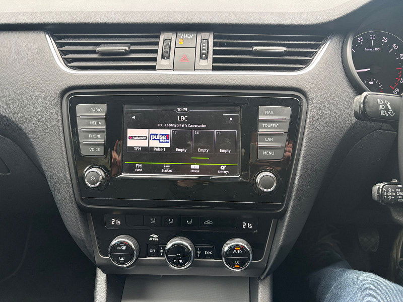 Skoda Octavia 2.0 TDI SE Technology Hatchback 5dr Diesel Manual Euro 6 (s/s) (150 ps) 5dr Manual 2026