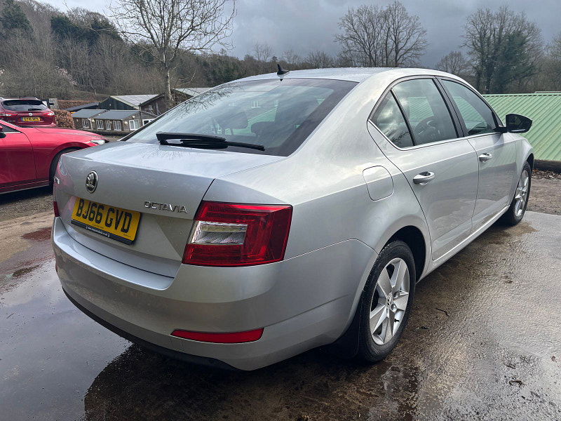 Skoda Octavia 2.0 TDI SE Technology Hatchback 5dr Diesel Manual Euro 6 (s/s) (150 ps) 5dr Manual 2026