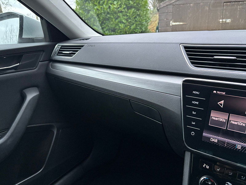 Skoda Superb 1.5 TSI ACT SE L Executive Hatchback 5dr Petrol DSG Euro 6 (s/s) (150 ps) 5dr Automatic 2025