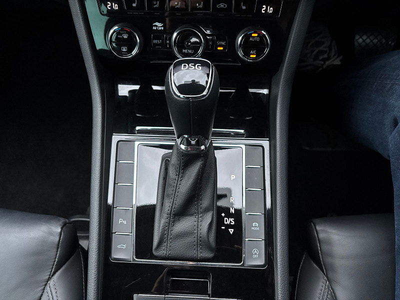 Skoda Superb 1.5 TSI ACT SE L Executive Hatchback 5dr Petrol DSG Euro 6 (s/s) (150 ps) 5dr Automatic 2025