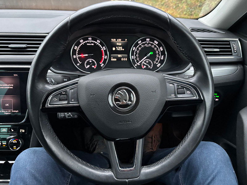 Skoda Superb 1.5 TSI ACT SE L Executive Hatchback 5dr Petrol DSG Euro 6 (s/s) (150 ps) 5dr Automatic 2025