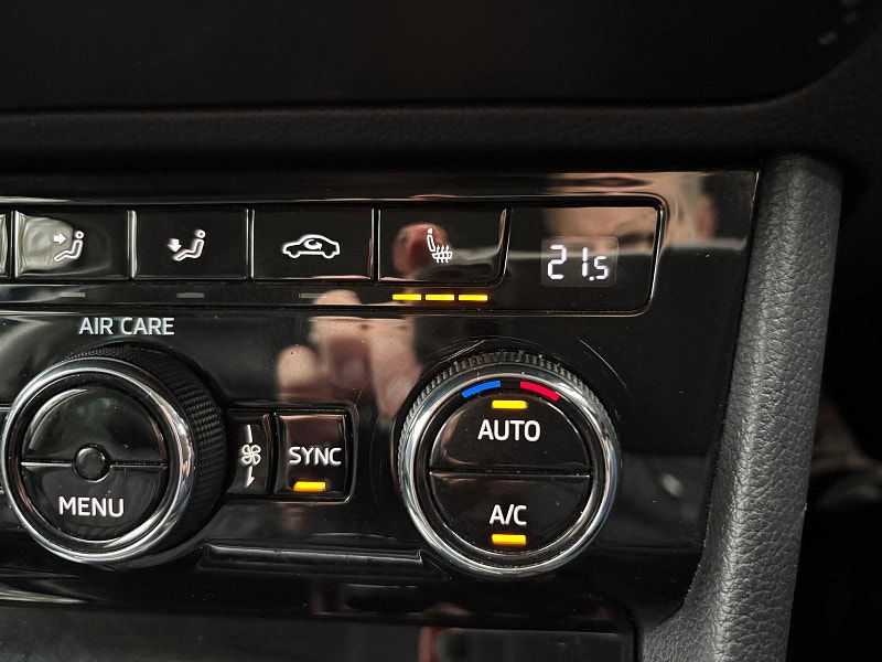 Skoda Superb 2.0 TDI SE L Executive Estate 5dr Diesel Manual Euro 6 (s/s) (150 ps) 5dr Manual 2025