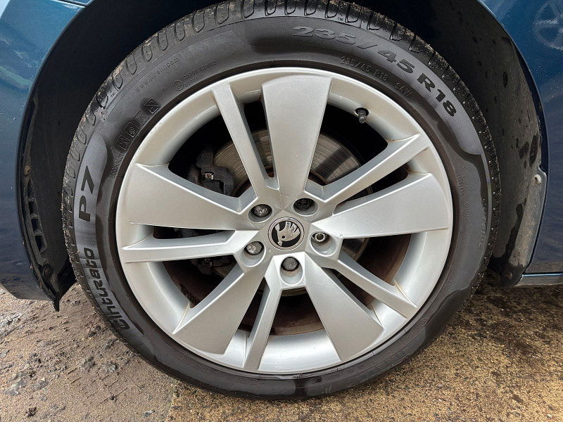 Skoda Superb 2.0 TDI SE L Executive Estate 5dr Diesel Manual Euro 6 (s/s) (150 ps) 5dr Manual 2025