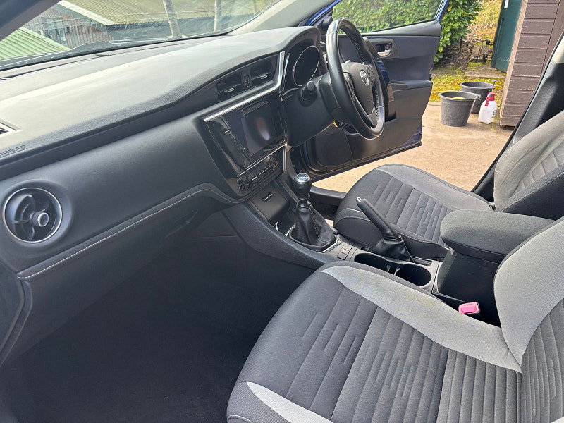 Toyota Auris 1.2 VVT-i Design Hatchback 5dr Petrol Manual Euro 6 (s/s) (116 ps) 5dr Manual 2026