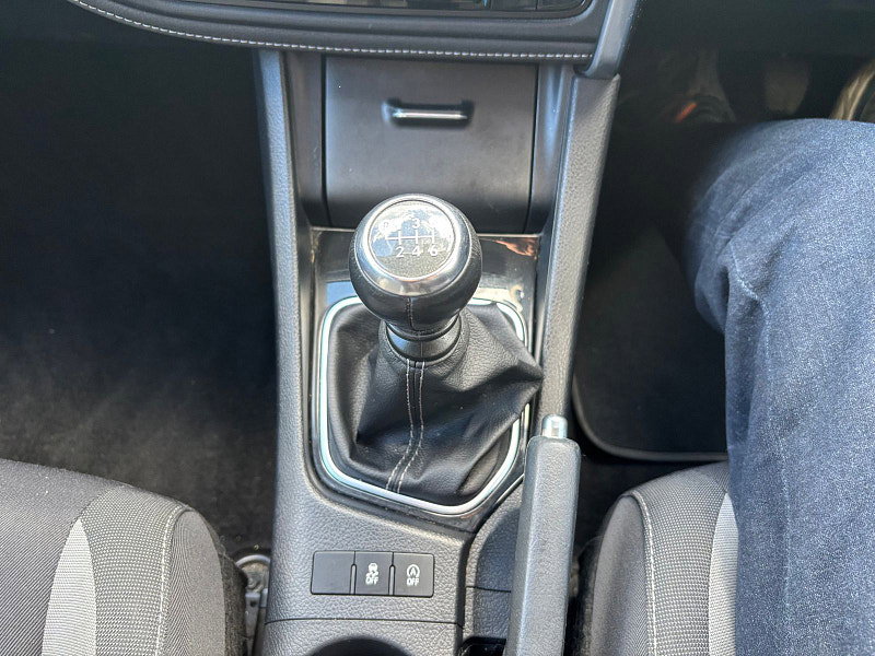 Toyota Auris 1.2 VVT-i Design Hatchback 5dr Petrol Manual Euro 6 (s/s) (116 ps) 5dr Manual 2026