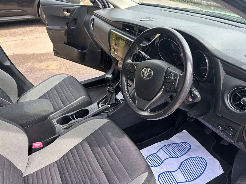 Toyota Auris 1.6 D-4D Design Hatchback 5dr Diesel Manual Euro 6 (s/s) (112 ps) 5dr Manual 2026