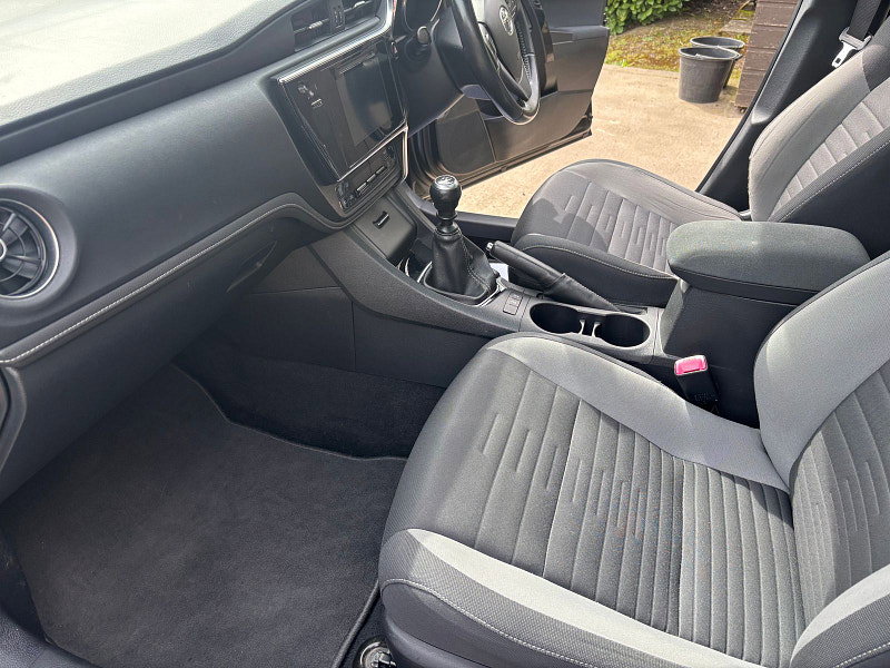 Toyota Auris 1.6 D-4D Design Hatchback 5dr Diesel Manual Euro 6 (s/s) (112 ps) 5dr Manual 2026