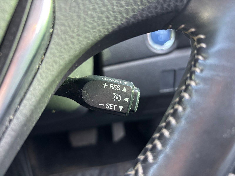 Toyota Auris 1.8 VVT-h Business Edition Hatchback 5dr Petrol Hybrid CVT Euro 6 (s/s) (136 ps) 5dr Automatic 2026