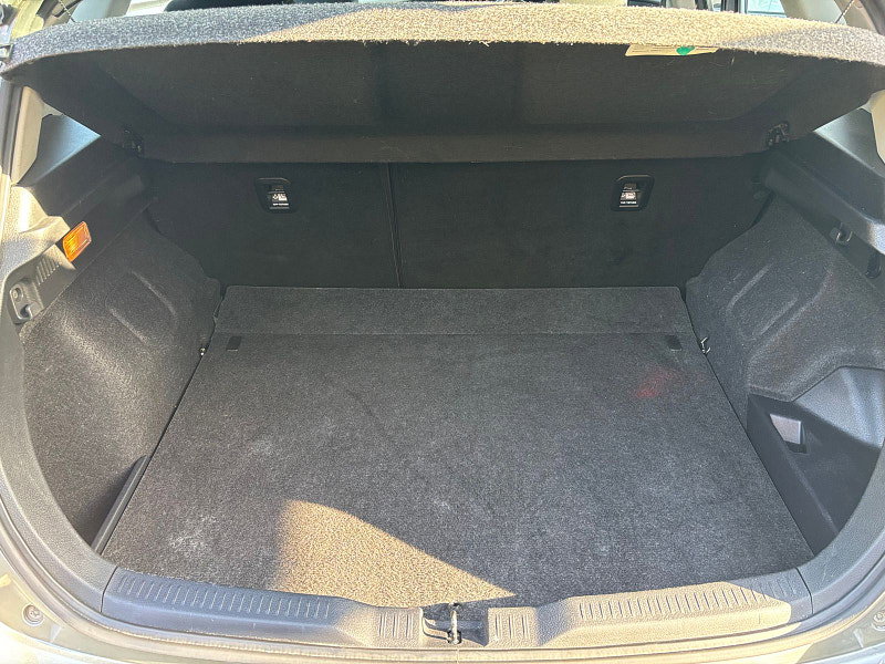 Toyota Auris 1.8 VVT-h Business Edition Hatchback 5dr Petrol Hybrid CVT Euro 6 (s/s) (136 ps) 5dr Automatic 2026