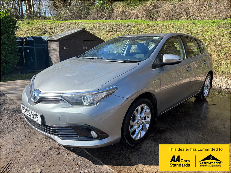 Toyota Auris 1.8 VVT-h Business Edition Hatchback 5dr Petrol Hybrid CVT Euro 6 (s/s) (136 ps) 5dr Automatic 2026