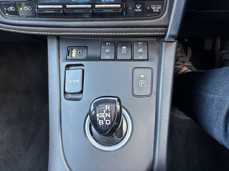 Toyota Auris 1.8 VVT-h Business Edition Hatchback 5dr Petrol Hybrid CVT Euro 6 (s/s) (136 ps) 5dr Automatic 2026