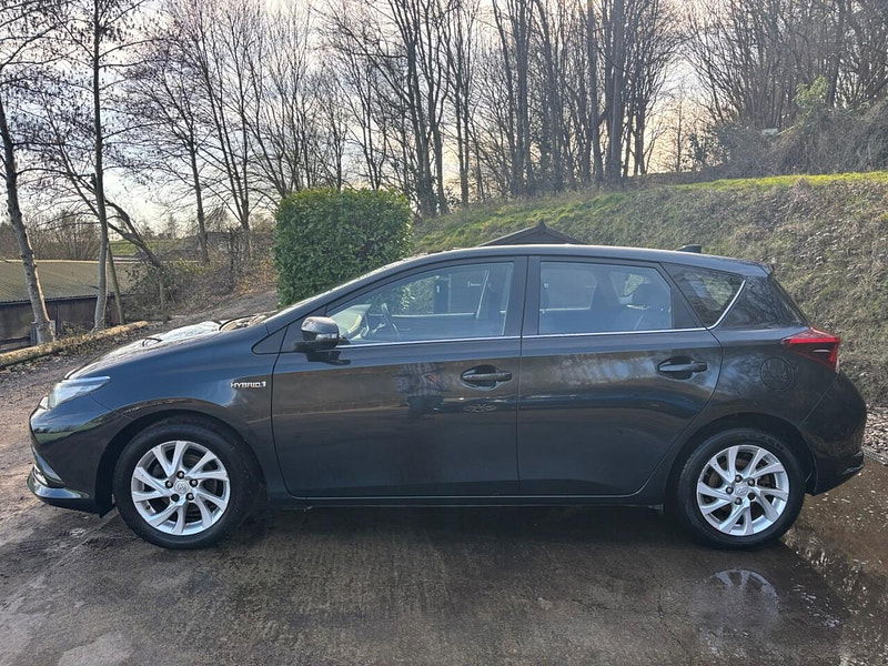 Toyota Auris 1.8 VVT-h Business Edition Hatchback 5dr Petrol Hybrid CVT Euro 6 (s/s) (Safety Sense) (136 ps) 5dr Automatic 2025