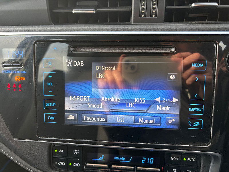 Toyota Auris 1.8 VVT-h Business Edition Touring Sports 5dr Petrol Hybrid CVT Euro 6 (s/s) (136 ps) 5dr Automatic 2026