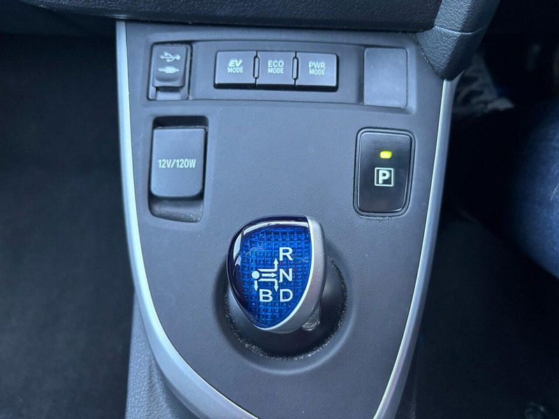 Toyota Auris 1.8 VVT-h Excel Hatchback 5dr Petrol Hybrid CVT Euro 5 (s/s) (136 ps) 5dr Automatic 2025