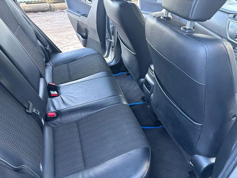 Toyota Auris 1.8 VVT-h Excel Hatchback 5dr Petrol Hybrid CVT Euro 5 (s/s) (136 ps) 5dr Automatic 2025