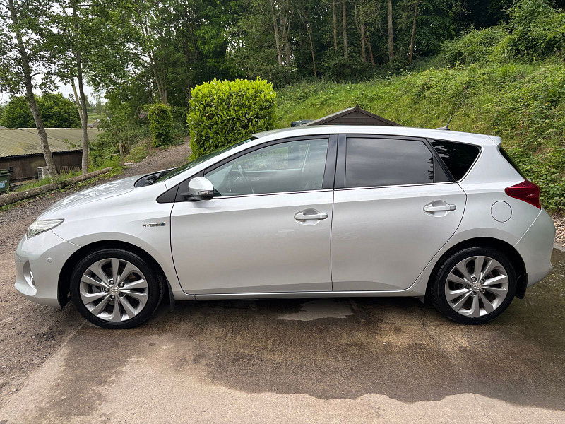 Toyota Auris 1.8 VVT-h Excel Hatchback 5dr Petrol Hybrid CVT Euro 5 (s/s) (136 ps) 5dr Automatic 2025