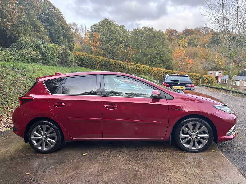 Toyota Auris 1.8 VVT-h Excel Hatchback 5dr Petrol Hybrid CVT Euro 6 (s/s) (136 ps) 5dr Automatic 2025