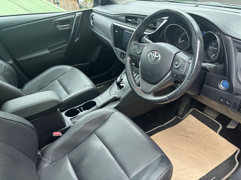 Toyota Auris 1.8 VVT-h Excel Hatchback 5dr Petrol Hybrid CVT Euro 6 (s/s) (136 ps) 5dr Automatic 2025