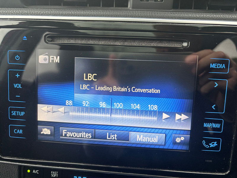 Toyota Auris 1.8 VVT-h Excel Hatchback 5dr Petrol Hybrid CVT Euro 6 (s/s) (136 ps) 5dr Automatic 2025