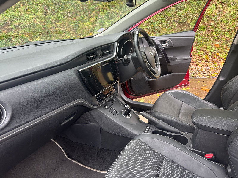 Toyota Auris 1.8 VVT-h Excel Hatchback 5dr Petrol Hybrid CVT Euro 6 (s/s) (136 ps) 5dr Automatic 2025