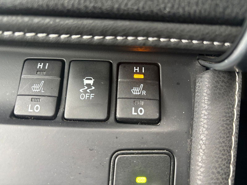 Toyota Auris 1.8 VVT-h Excel Hatchback 5dr Petrol Hybrid CVT Euro 6 (s/s) (136 ps) 5dr Automatic 2025