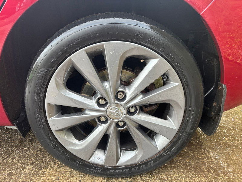 Toyota Auris 1.8 VVT-h Excel Hatchback 5dr Petrol Hybrid CVT Euro 6 (s/s) (136 ps) 5dr Automatic 2025