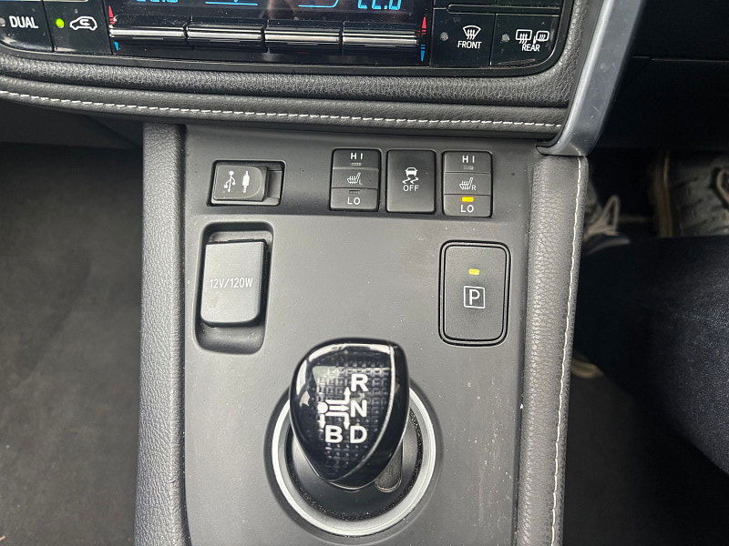 Toyota Auris 1.8 VVT-h Excel Hatchback 5dr Petrol Hybrid CVT Euro 6 (s/s) (136 ps) 5dr Automatic 2025