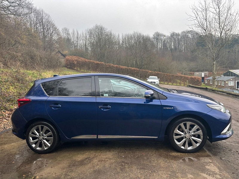 Toyota Auris 1.8 VVT-h Excel Hatchback 5dr Petrol Hybrid CVT Euro 6 (s/s) (Safety Sense) (136 ps) 5dr Automatic 2025