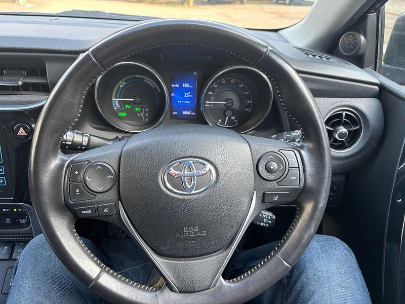 Toyota Auris 1.8 VVT-h Excel Hatchback 5dr Petrol Hybrid CVT Euro 6 (s/s) (Safety Sense) (136 ps) 5dr Automatic 2025