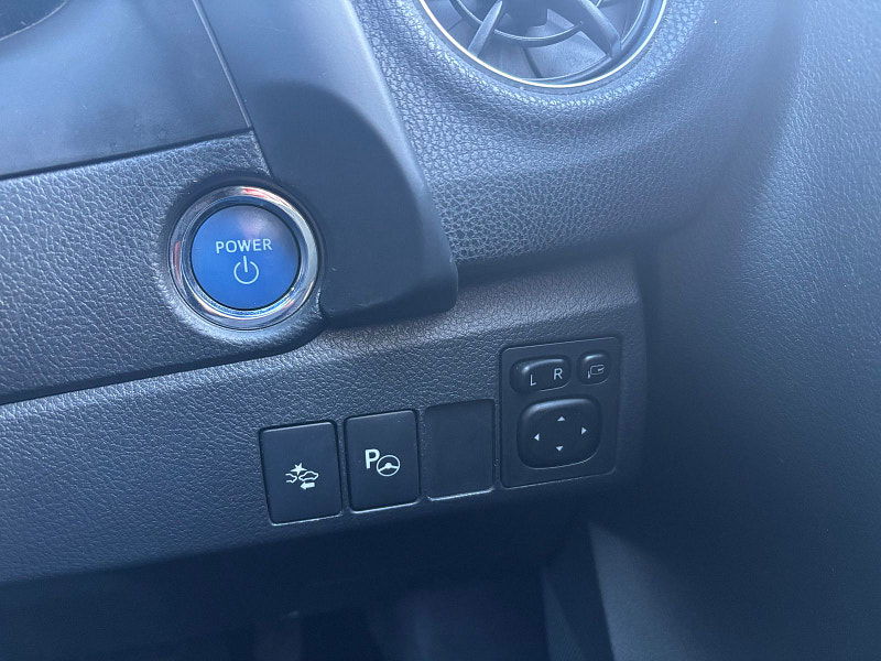 Toyota Auris 1.8 VVT-h Excel Hatchback 5dr Petrol Hybrid CVT Euro 6 (s/s) (Safety Sense) (136 ps) 5dr Automatic 2026