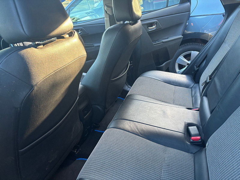 Toyota Auris 1.8 VVT-h Excel Hatchback 5dr Petrol Hybrid CVT Euro 6 (s/s) (Safety Sense) (136 ps) 5dr Automatic 2026