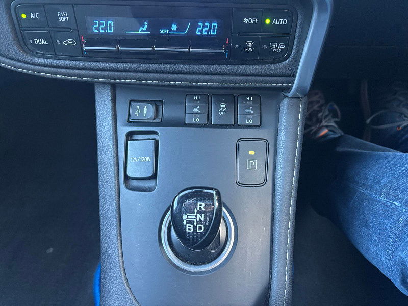 Toyota Auris 1.8 VVT-h Excel Hatchback 5dr Petrol Hybrid CVT Euro 6 (s/s) (Safety Sense) (136 ps) 5dr Automatic 2026