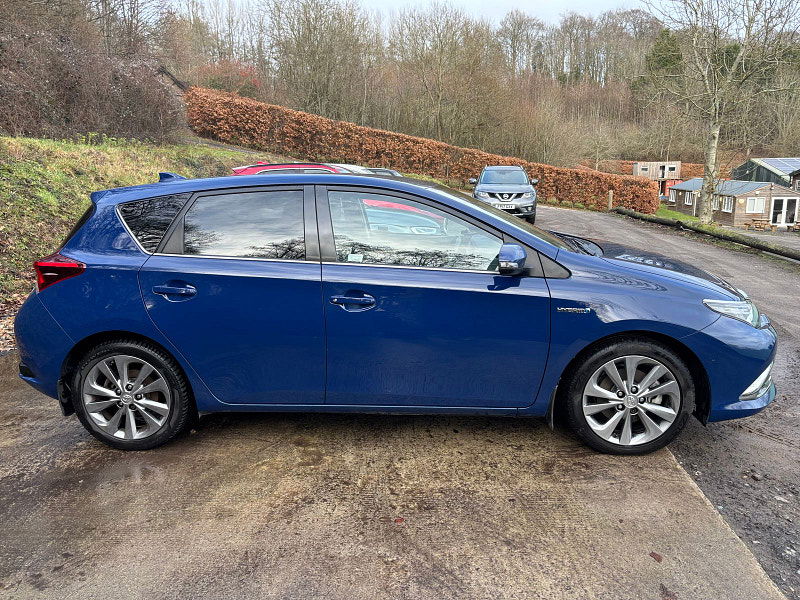 Toyota Auris 1.8 VVT-h Excel Hatchback 5dr Petrol Hybrid CVT Euro 6 (s/s) (Safety Sense) (136 ps) 5dr Automatic 2026