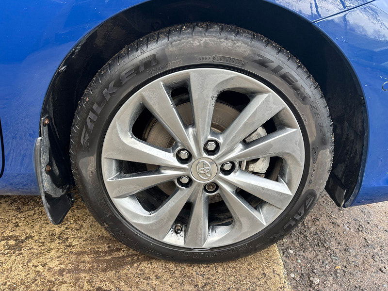 Toyota Auris 1.8 VVT-h Excel Hatchback 5dr Petrol Hybrid CVT Euro 6 (s/s) (Safety Sense) (136 ps) 5dr Automatic 2026