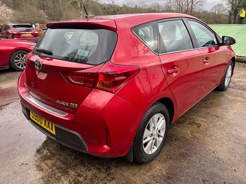Toyota Auris 1.8 VVT-h Icon Hatchback 5dr Petrol Hybrid CVT Euro 5 (s/s) (136 ps) 5dr Automatic 2026
