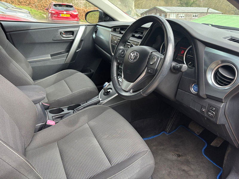 Toyota Auris 1.8 VVT-h Icon Hatchback 5dr Petrol Hybrid CVT Euro 5 (s/s) (136 ps) 5dr Automatic 2026