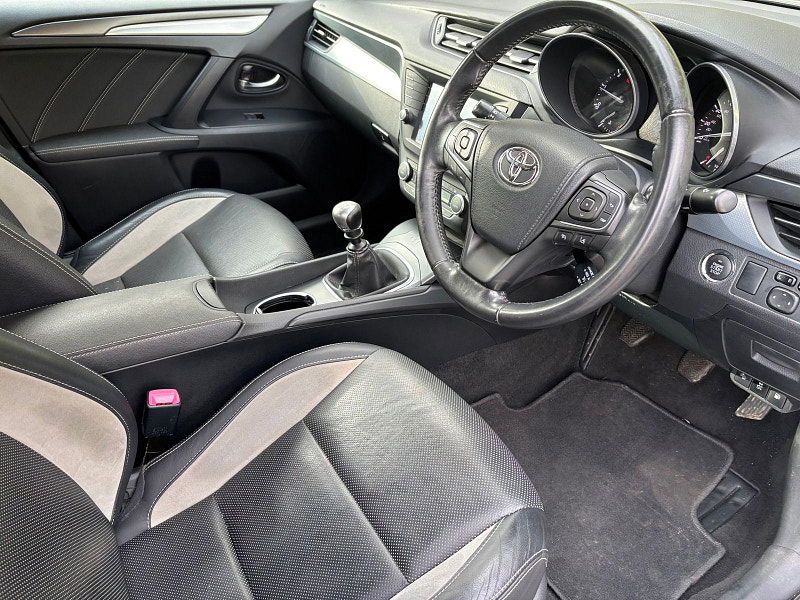 Toyota Avensis 2.0 D-4D Business Edition Plus Saloon 4dr Diesel Manual Euro 6 (s/s) (143 ps) 4dr Manual 2025